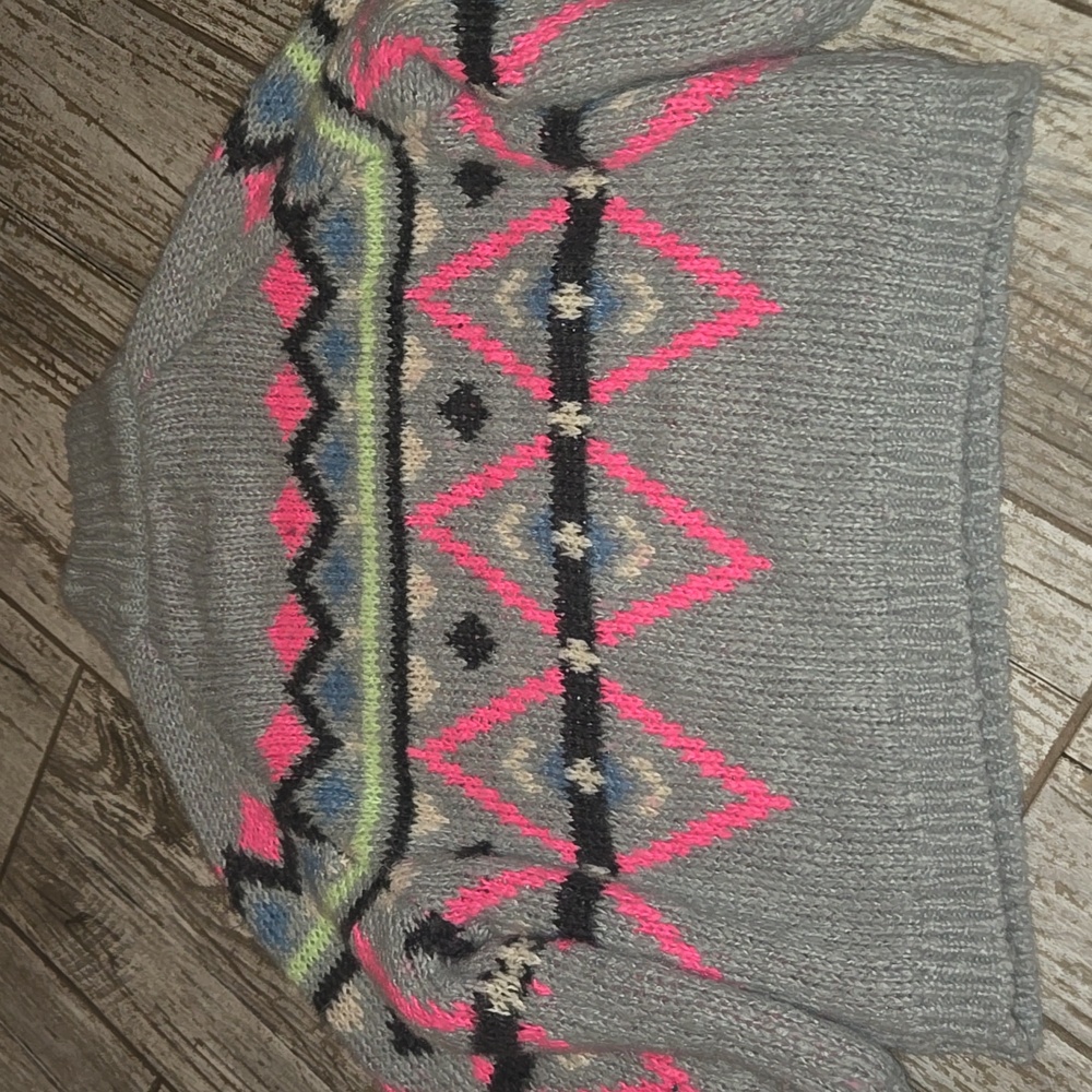 Zara Gray Sweater with Pink and Blue Accents - Picture 6 of 6